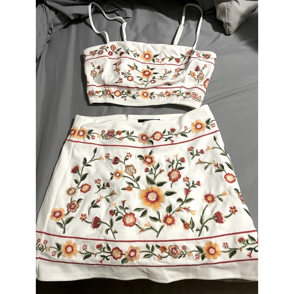 Two piece skirt set